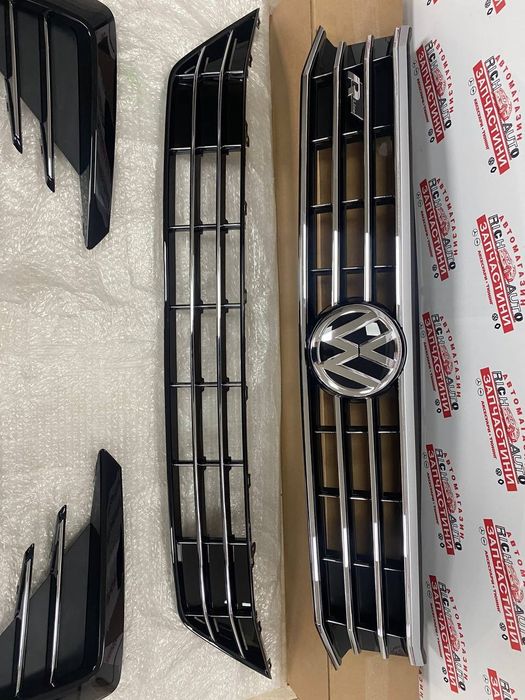 Решітка в бампер радіатора VW Passat B8 NMS USA R-line
