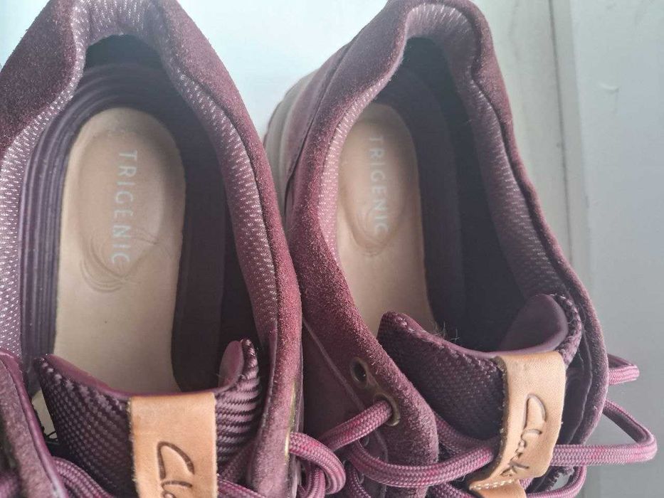 Женские кроссовки clarks