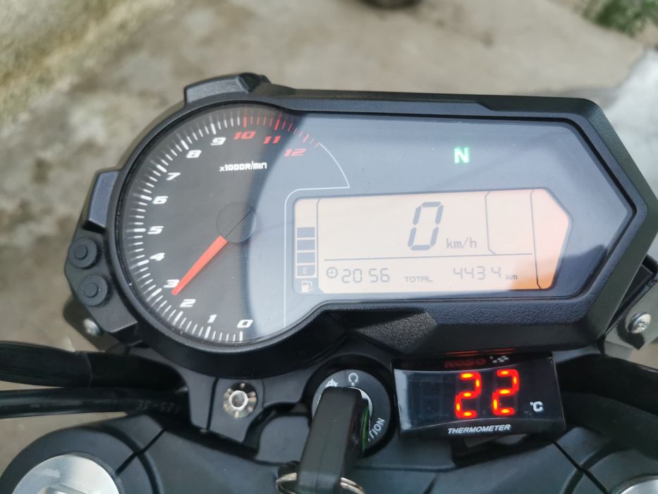 Vendo/troco Benelli TNT 125 (250CC)