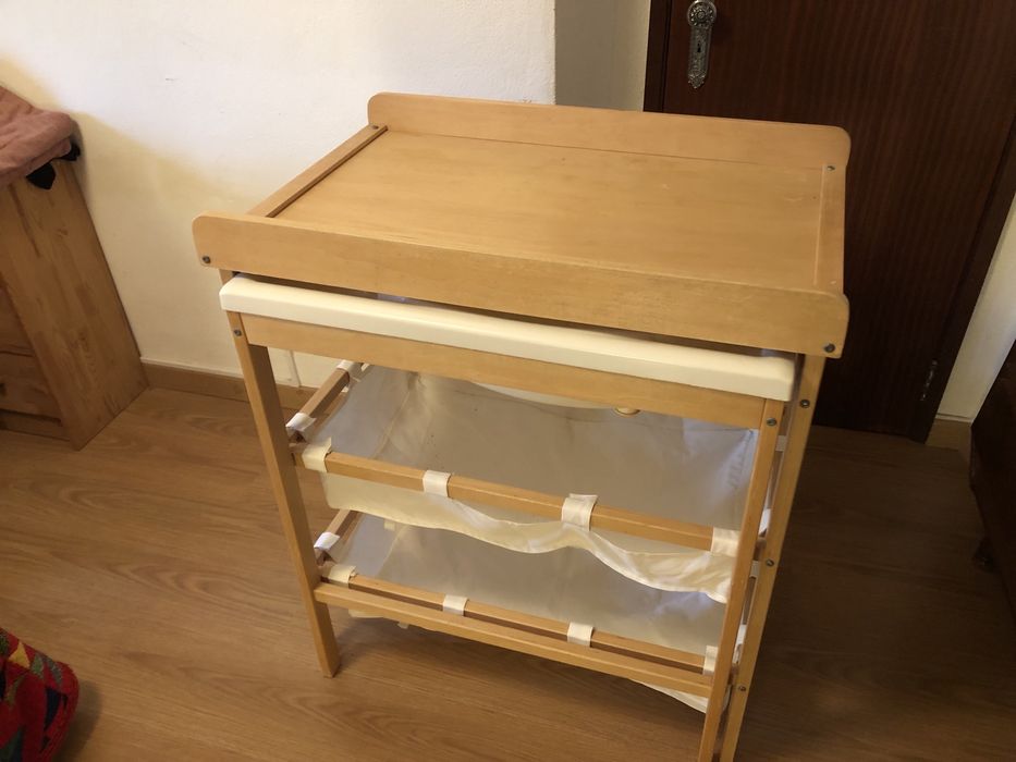 Fraldario/ muda fraldas de madeira ROBA