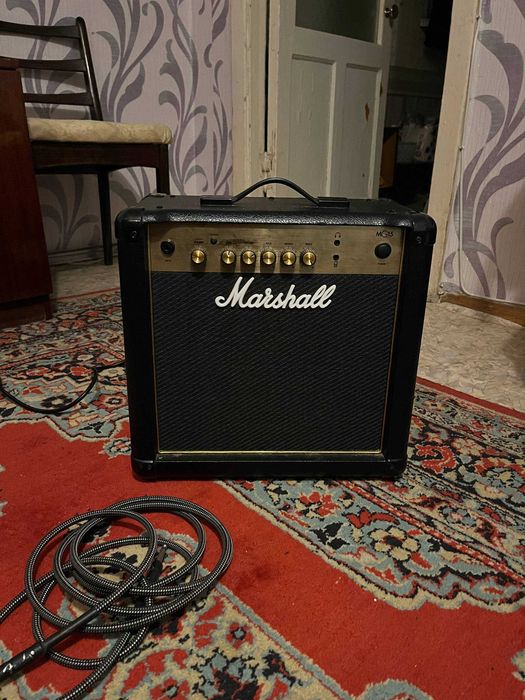 Комбопідсилювач Marshall MG15Gold