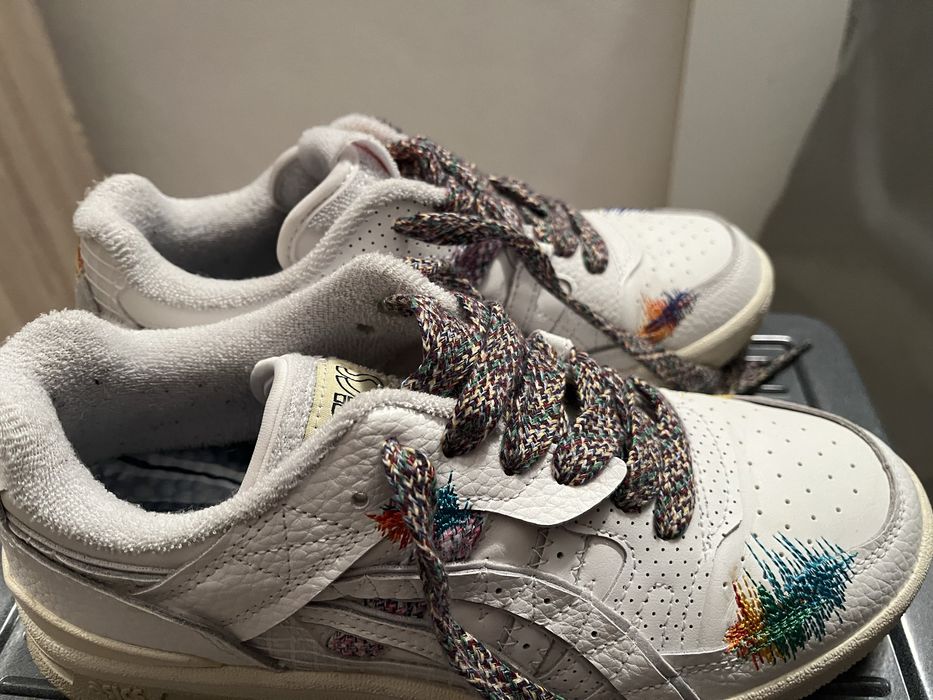 Ténis ASICS edição limitada