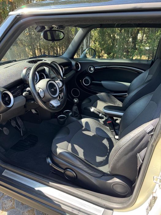 Mini Cooper 1.6 D516739309691873281