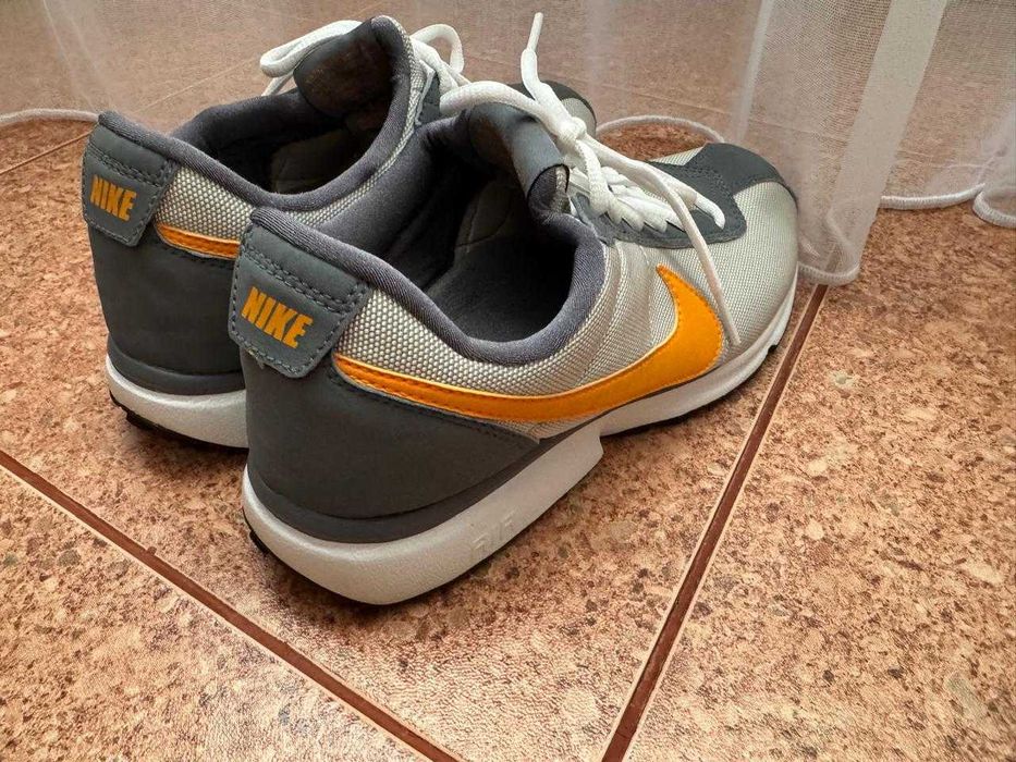 кросівки Nike модель 313672-081 розмір 39
