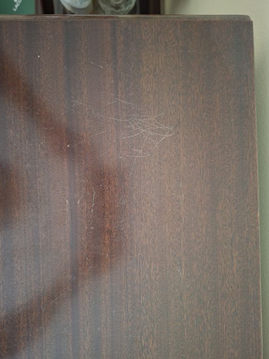 Móveis de madeira vintage 50€. Comoda de madeira folhada vintage 220€.