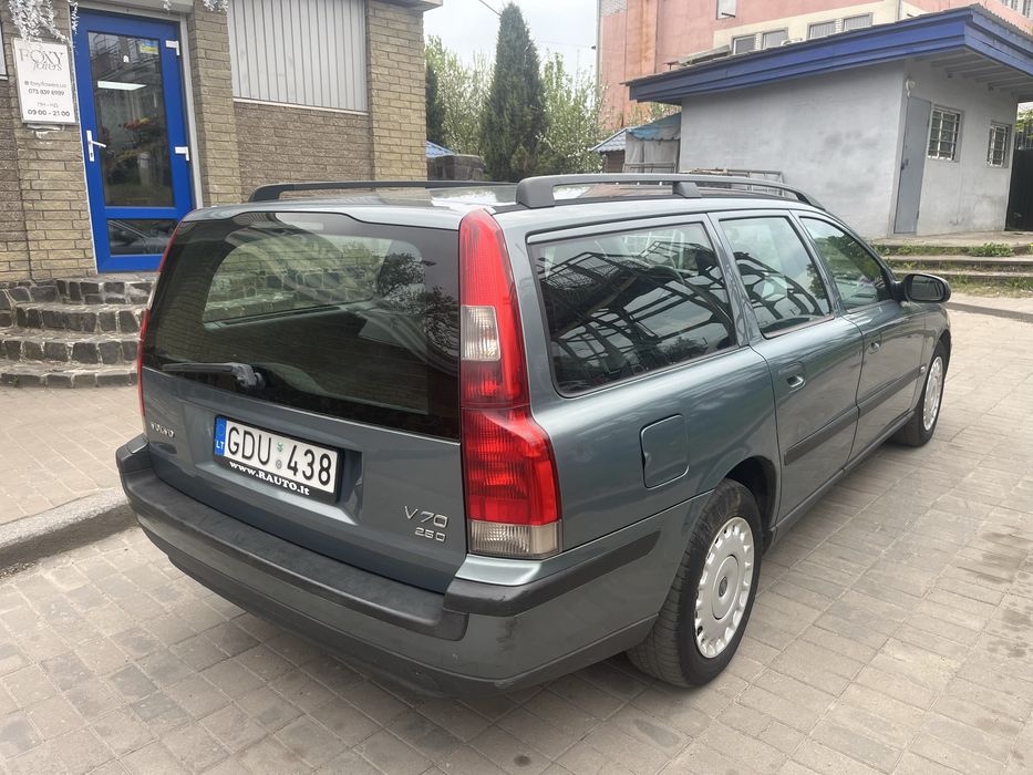 Volvo V70 2.4 Дизель Механіка Гарний стан авто !
