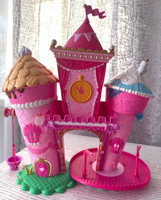 Великий замок Lalaloopsy для будь-яких ляльок