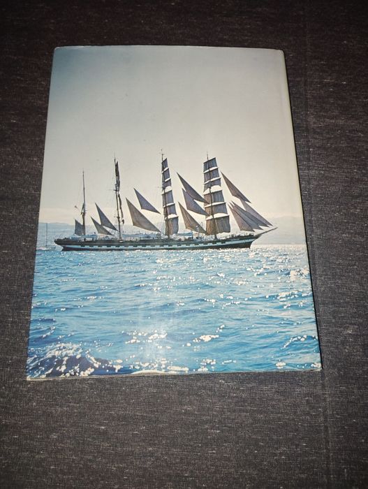Livro Escrito Em Língua Inglesa Pictorial History Of Ships Usado