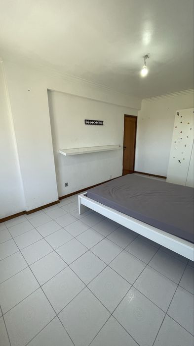 Quarto para Casal em Queluz-Belas | Despesas Incluídas | 500€