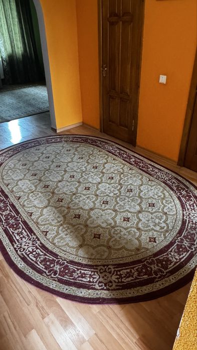 Килим б/в для вітальні 2,96/2,02 ( самовивіз з м.Чернівці)