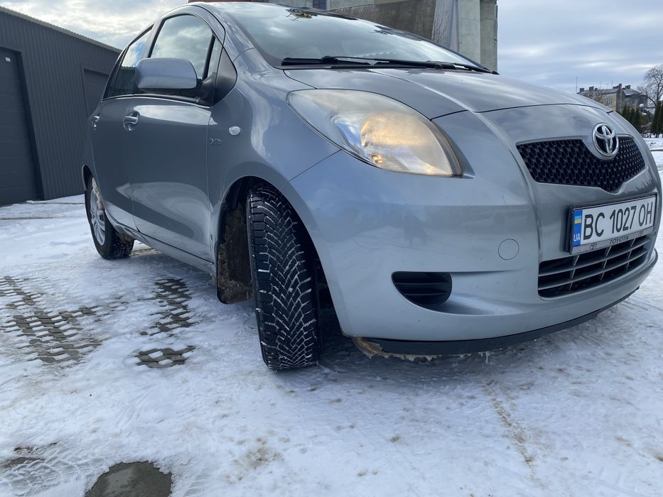 Продам toyota yaris