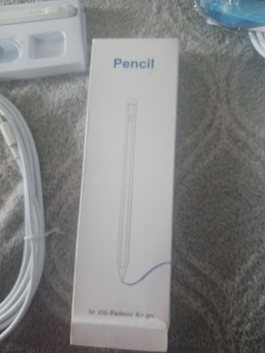 Zestaw wzmacniacz wi-fi oraz rysik do iphone plus kabelki gratis