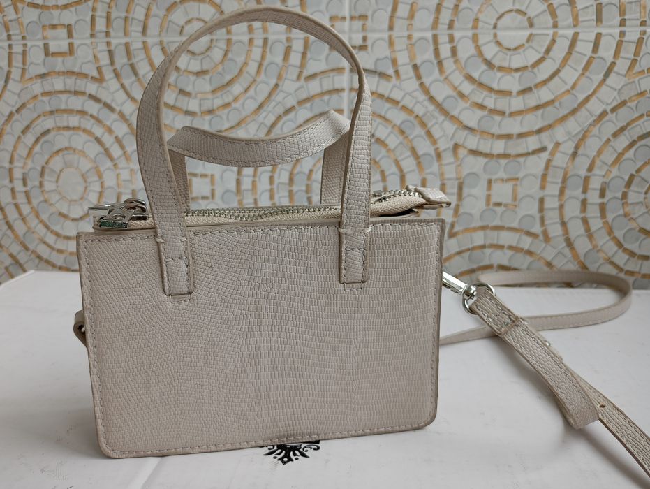 Мини-сумка с эффектом змеи, бренд MNG