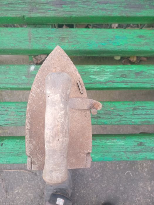 Утюг бу. Старих часів.