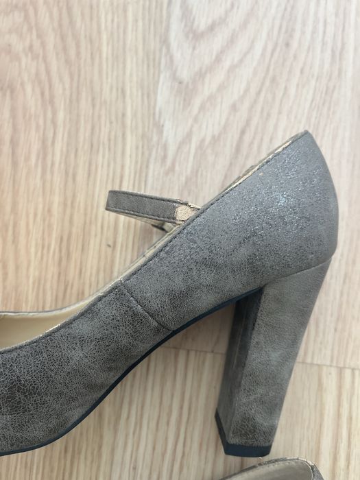 Sapatos Parfois, tom dourado, N.40