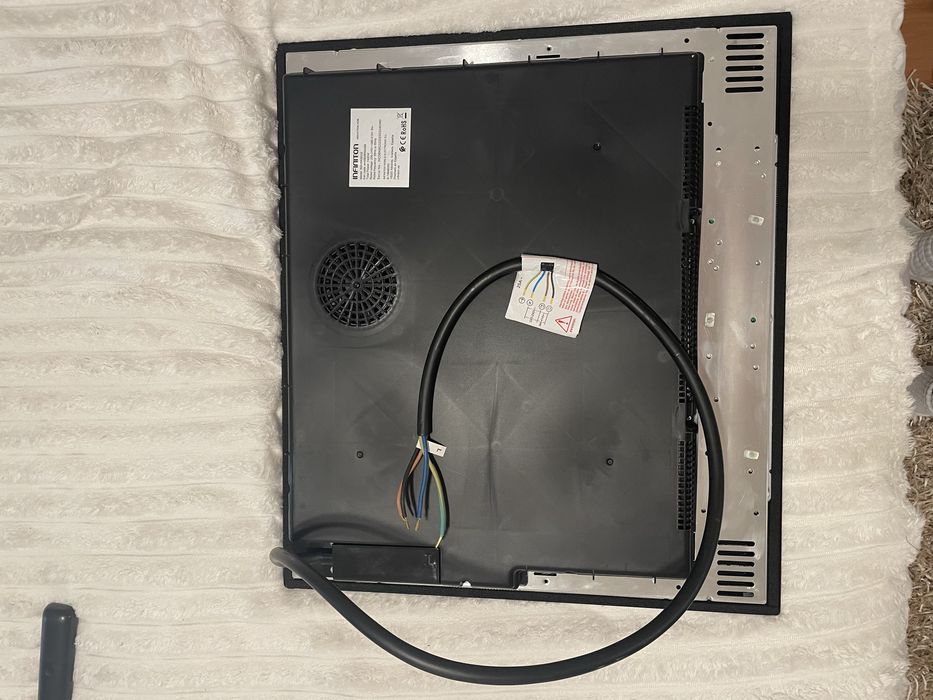 Placa de Indução INFINITON IND3BK8G32 – 3 Zonas | 8000W