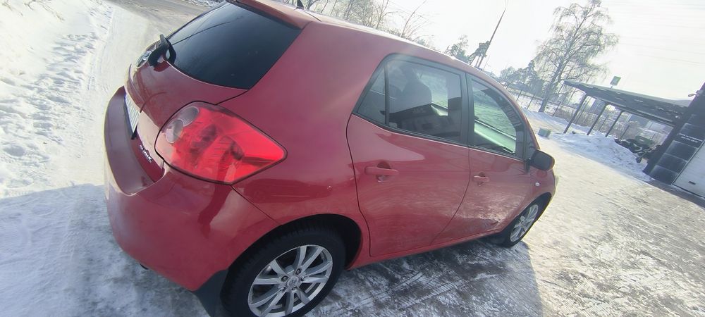 Продаю TOYOTA AURIS 2008