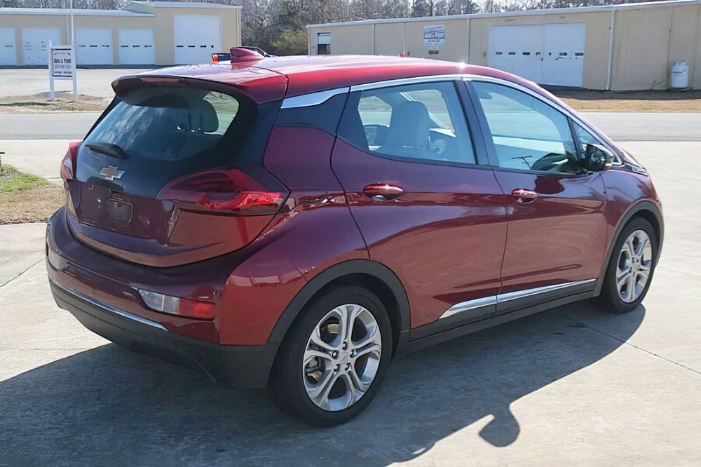 Chevrolet Bolt EV      2021