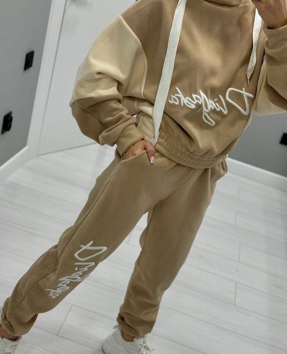 Модный теплый спортивный костюм женский флисовый