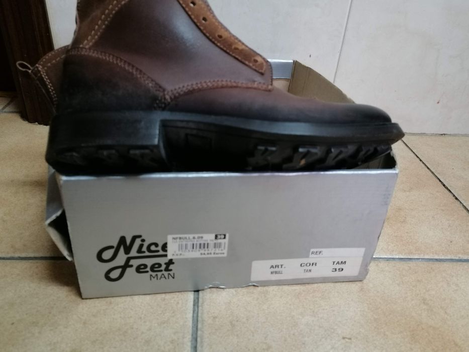 Botas castanho nr 39