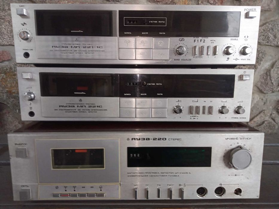 Касетная дека TEAC V-600