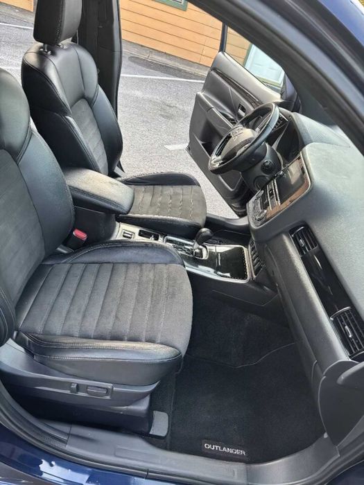 Mitsubishi Outlander SE      2019