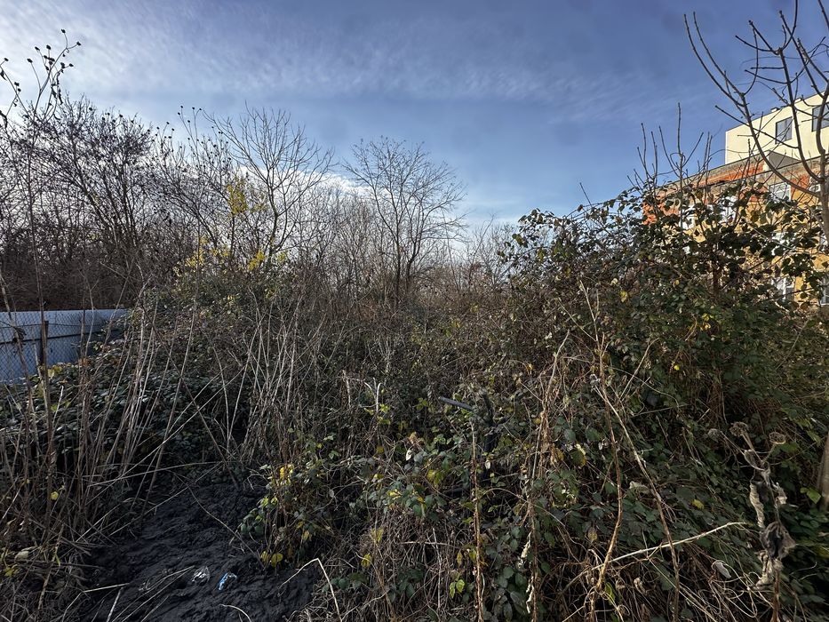 Продаж земельної ділянки біля районного суду м. Ужгород! Прохідна зона