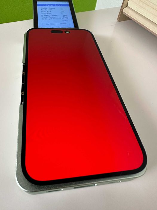 Oryginalny wyświetlacz Apple iPhone 14 Pro + górna taśma FVAT
