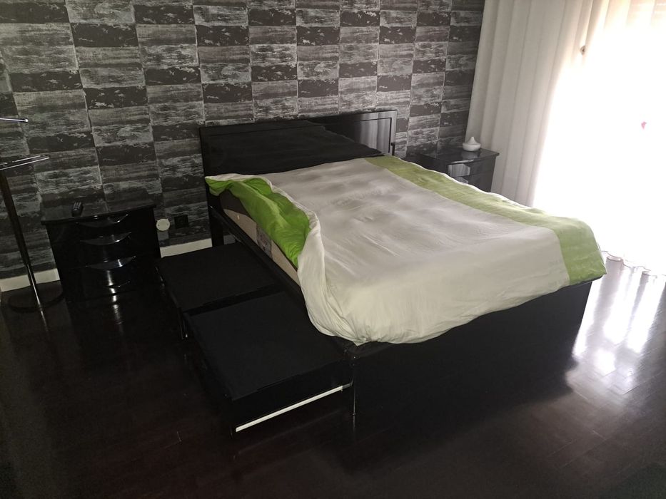 Cama casal MDF lançado preto