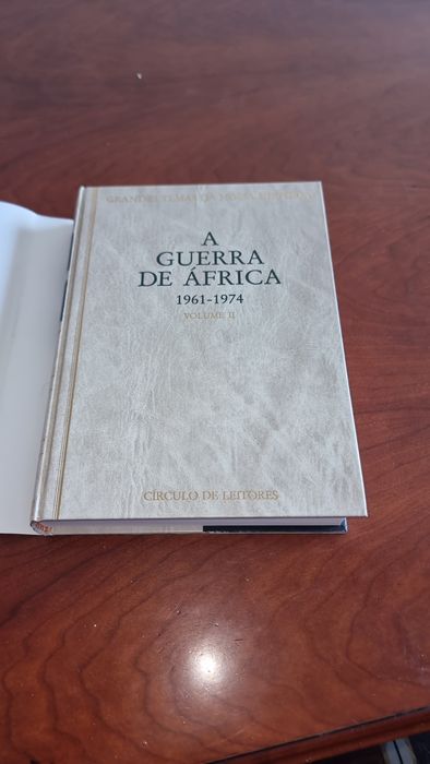 Coleção "Grandes Temas da Nossa História"  Círculo de Leitores