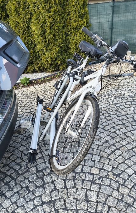 Rezerwacja  Bagażnik  rowerowy, uchylny na hak do przewozu 2 rowerów