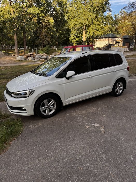 Продам Volkswagen Touran II Рік випуску: 2019
