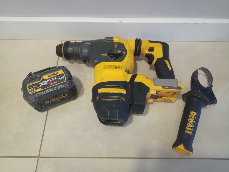 Młotowiertarka Dewalt DCH 333 flexvolt Aku 6ah