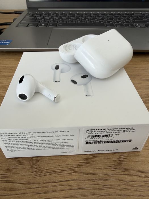 AirPods 3 Бокс та правий навушник