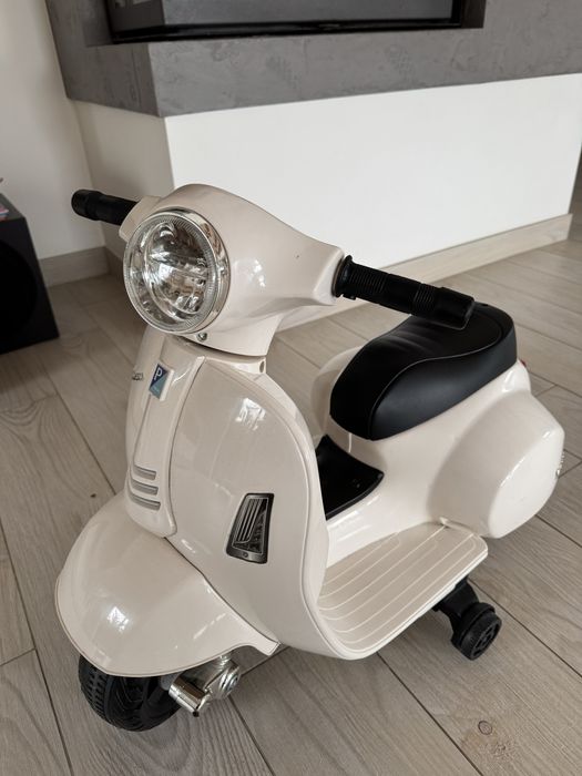 Motorek , Skuter, Jezdzik Sun Baby bialy