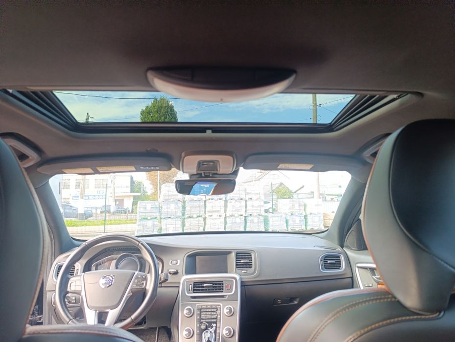 Автомобиль Свеже Пригнанна Volvo S60 T5