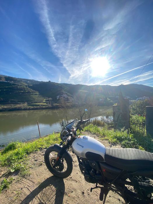 Mota Nova 125 - (apenas 1.280 km)