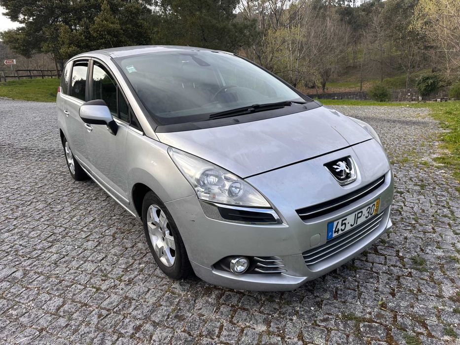 Peugeot 5008 1.6 HDI 115cv – 7 Lugares