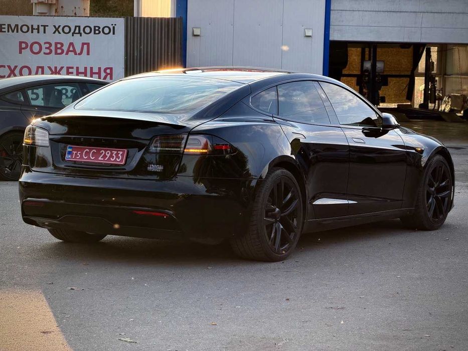 TESLA PLAID 2024 1033 к.с.