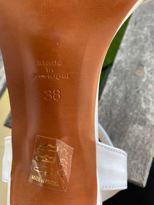 Sandália branca Stradamia