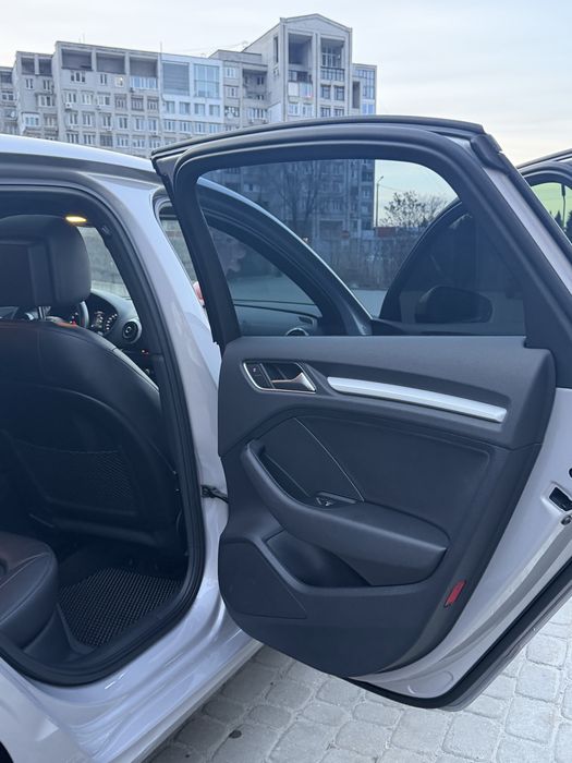 Продам Audi  A3 2015 года