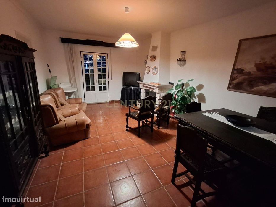 Apartamento T2 (convertido em T3) com Lic. AL — Reguengos de Monsaraz, Évora