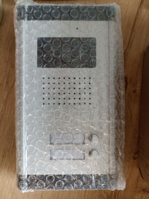 Домофон на 2 квартири з панеллю виклику