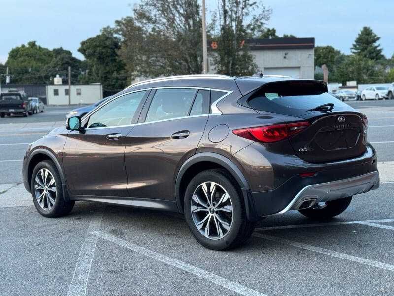 2017 Infiniti QX30