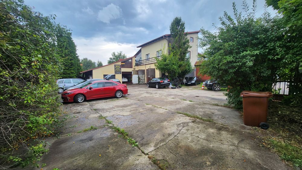 Działający warsztat samochodowy