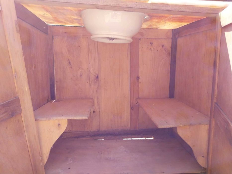 Móvel lavatório antigo (Massarelos) em castanho maciço e mármore