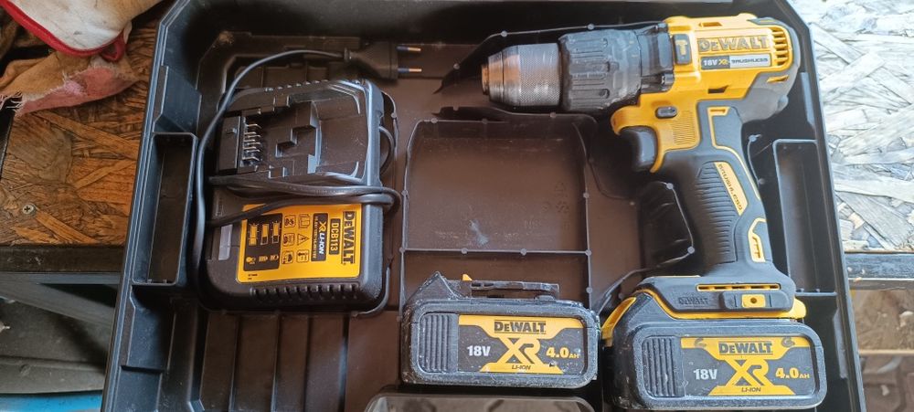 Wkrętarka DeWalt dcd 778m2