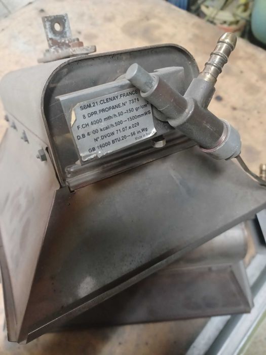 2 Aquecedor a gaz para oficina , exterior.