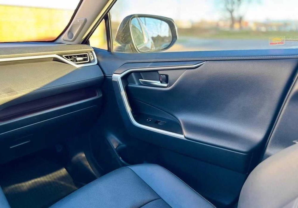 Toyota RAV4 2.5, 2021