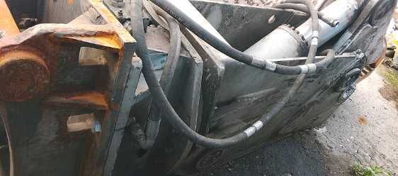Szczypce hydrauliczne do złomu